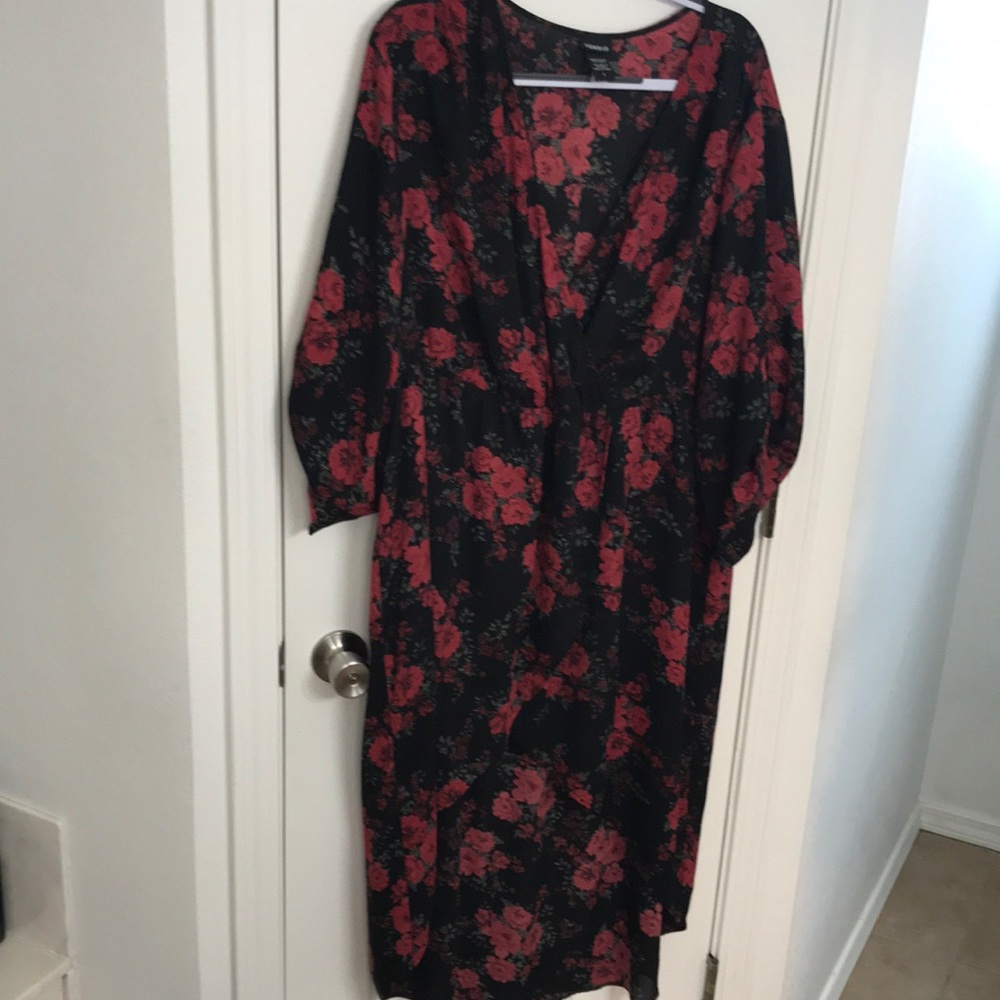 Torrid high low top size 4